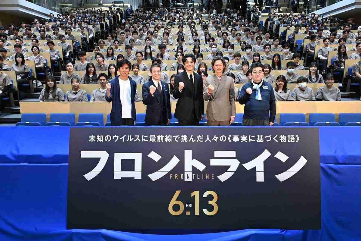 小栗旬、Netflixドラマ共演のハン・ヒョジュとの“距離が近すぎる”と心配の声　見つめ合ったりハートを作ったりイチャイチャ