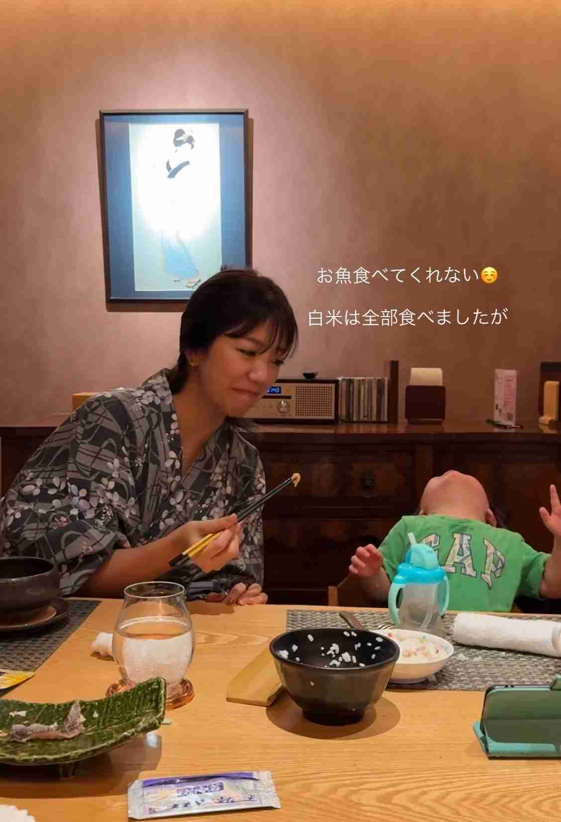 黒猫と猫柄毛布の奇跡の瞬間が話題⇒あまりの一体感に「違和感が無さすぎ」「お茶吹き出しそう」