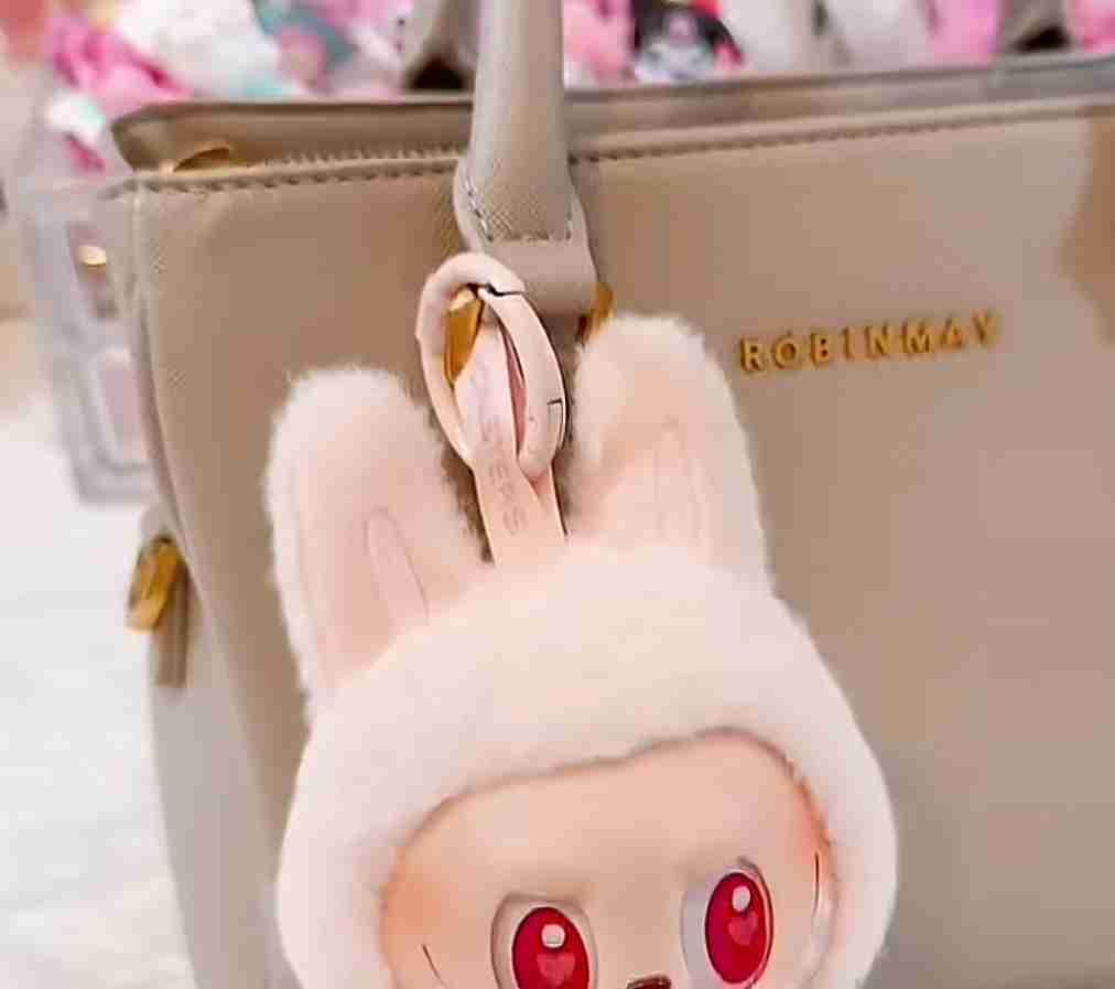 みちょぱ、山田涼介、霜降り・せいや…芸能人もハマる“ラブブ”の正体「流されてる人達」「ダサい」批判の声も