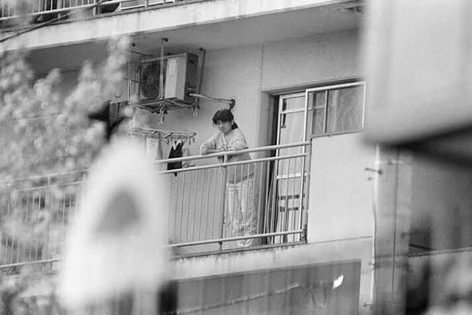 《エプスタイン事件の“悪魔の館”内部写真が公開》「官能的な芸術品が壁にびっしり」「一室が歯科医院に改造されていた」10代少女らが被害に遭った異様な被害現場　