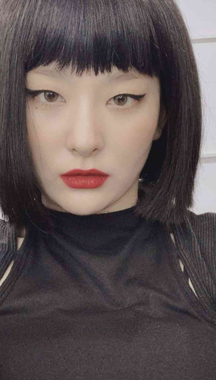 「一重まぶたは負け組」と容姿をイジられた女子高生→整形ナシで“超かわいい”モデルに大変身…SNSで話題の21歳女性が明かす、学生時代のコンプレックス