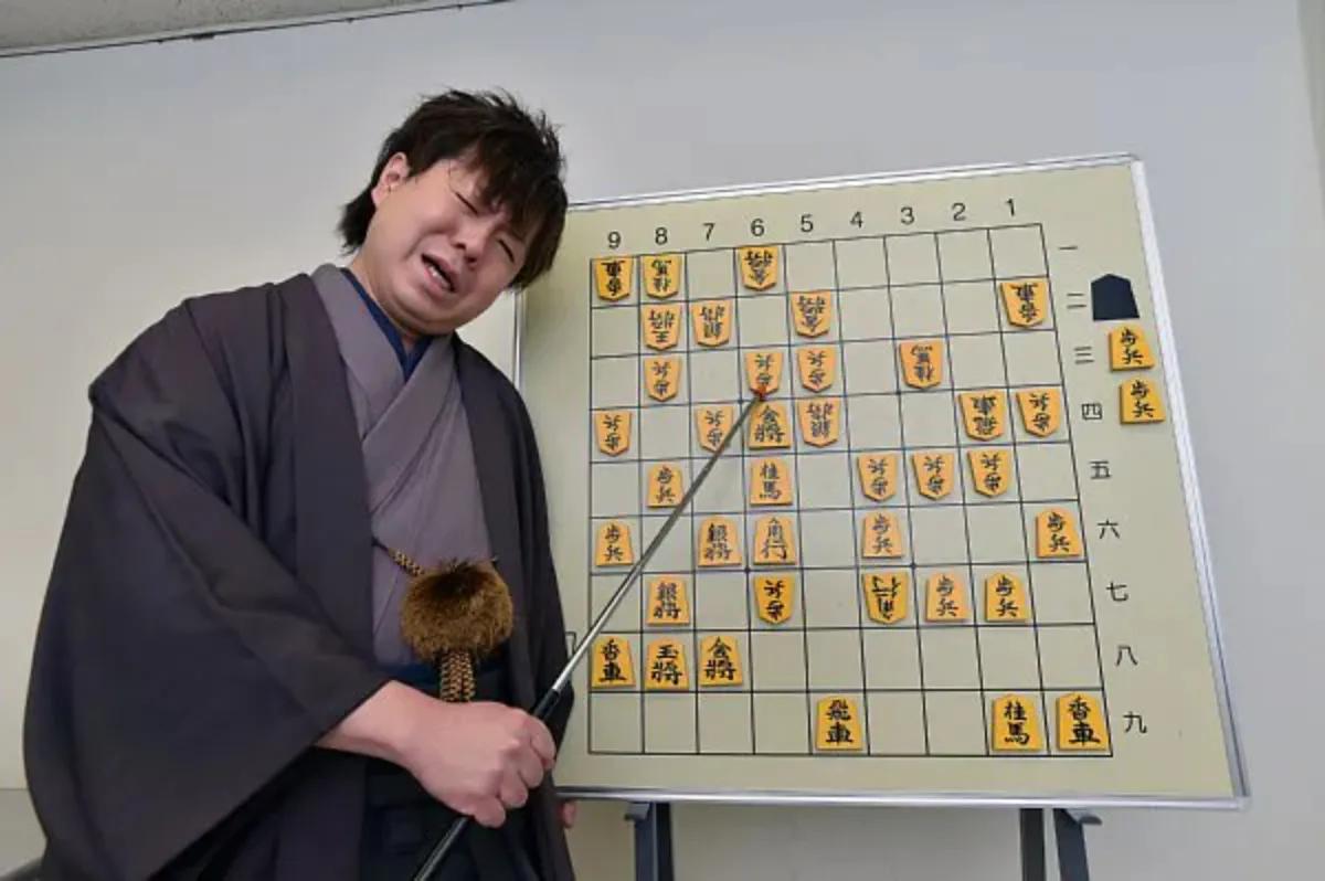 《初公判にロン毛で出廷》元プロ棋士“ハッシー”がクワで元妻と義父に襲いかかった理由、弁護側は「心神喪失」可能性を主張