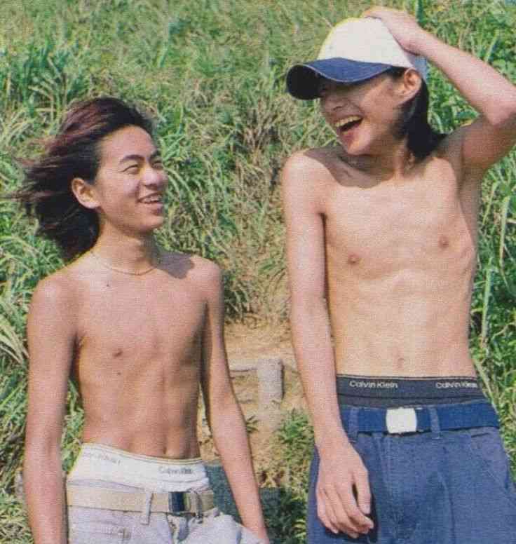 山本舞香も実践　K-POP中心に広がる“下着見せコーデ”に分かれる賛否「さすがに下品」現地で指摘の声も