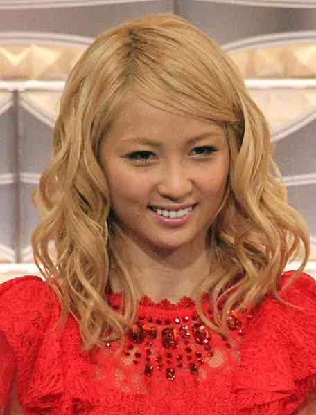 金髪が似合う有名人
