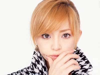 金髪が似合う有名人