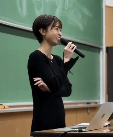  “濡れ髪バスト”どアップの大胆写真集発売の渡邊渚に「何がしたいの？」グラビア路線に疑問噴出