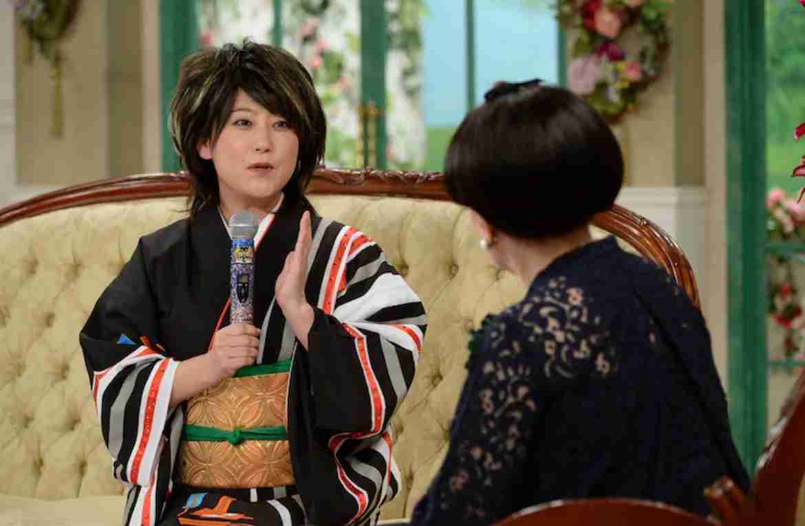 藤井風「ワンちゃんイメージ」垂れ耳ド派手衣装で登場　黒柳徹子が大興奮「すごい、すごい！」連呼