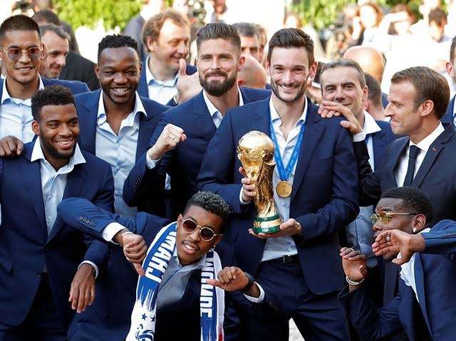 「白人の子どもだけを抱きしめた」…ディズニーランドに怒り爆発のFCバルセロナ選手　