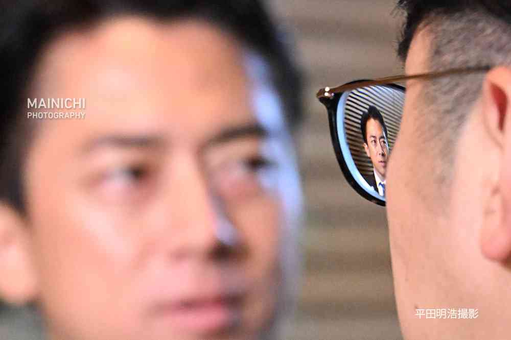 【ポスト石破】悲報「カンペをガン見w」小泉進次郎氏会見 ツッコミ殺到「カンペ見すぎw」「何回チラ見するんだw」「進次郎!下を見るな」得意分野→キリッ! 不得意分野→うつむく