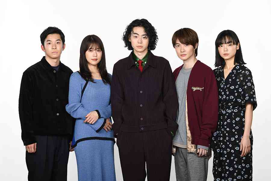 菅田将暉が二階堂ふみ、神木隆之介と渋谷にサプライズ登場 10月期フジ水10ドラマの特別号外を配布し一時パニック状態に