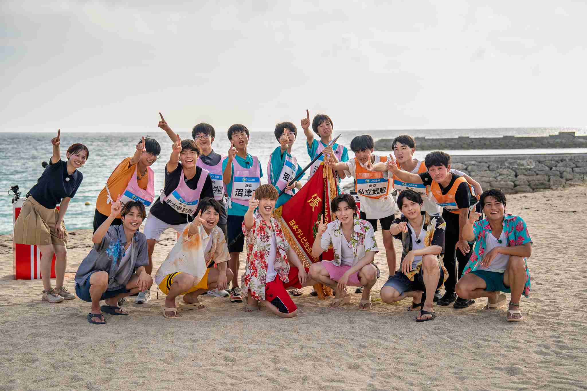 「気遣わせてごめんね」とファンも感動　あのちゃん、SixTONESメンバーとの“ハイタッチ回避”で見える男性アイドル界の“不文律”