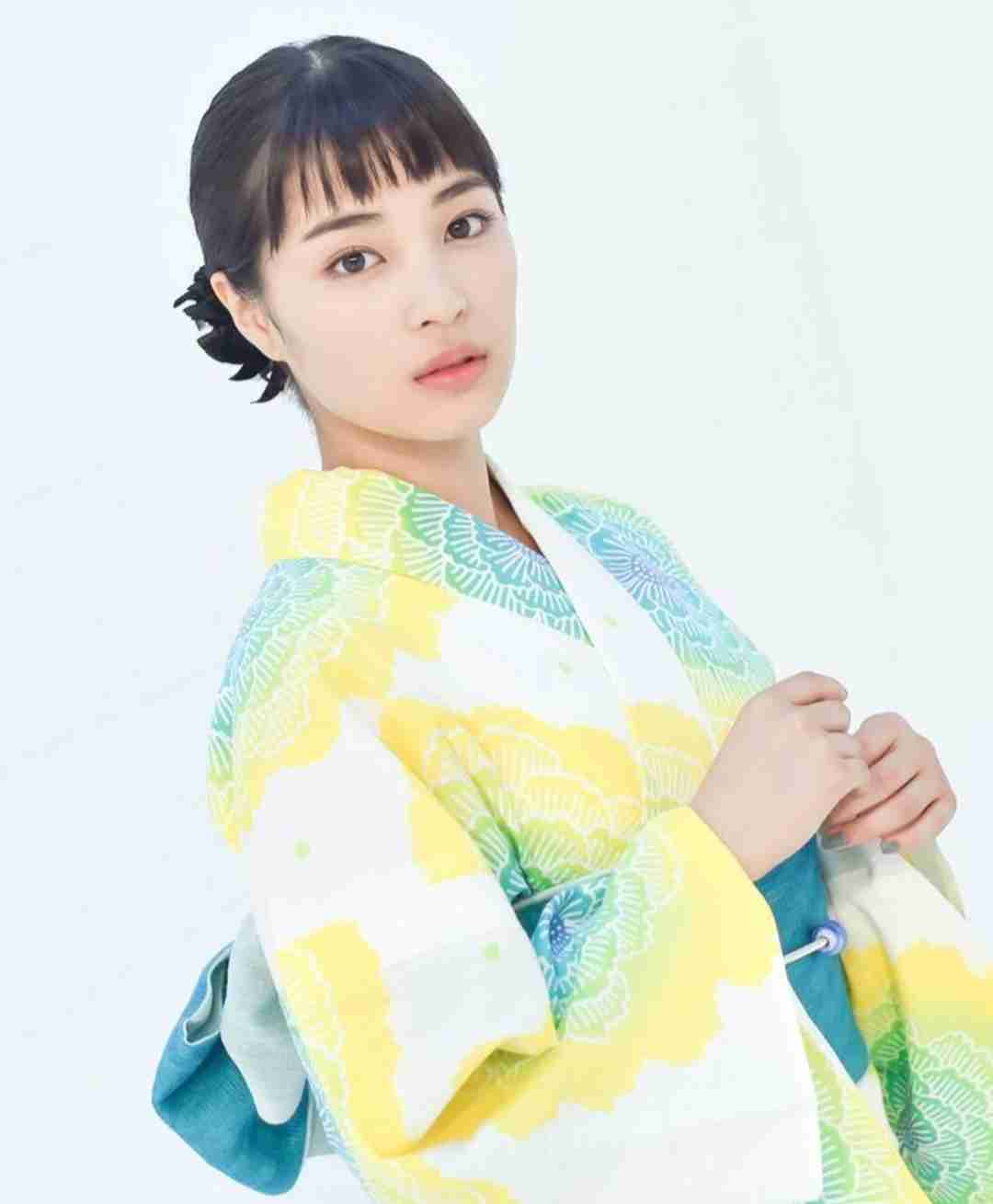 ぱっつん前髪が似合う画像