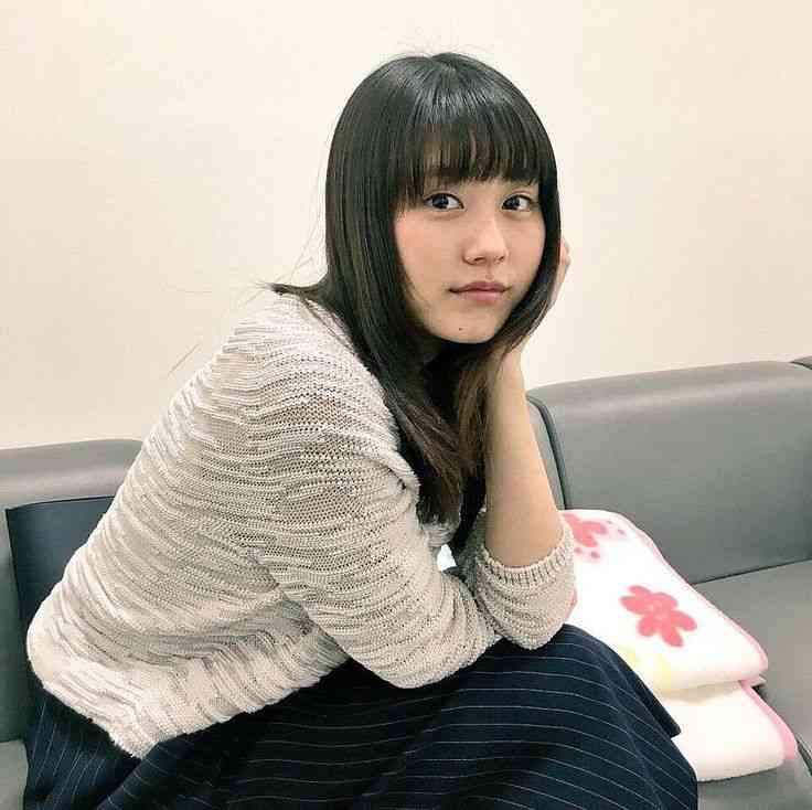 ぱっつん前髪が似合う画像