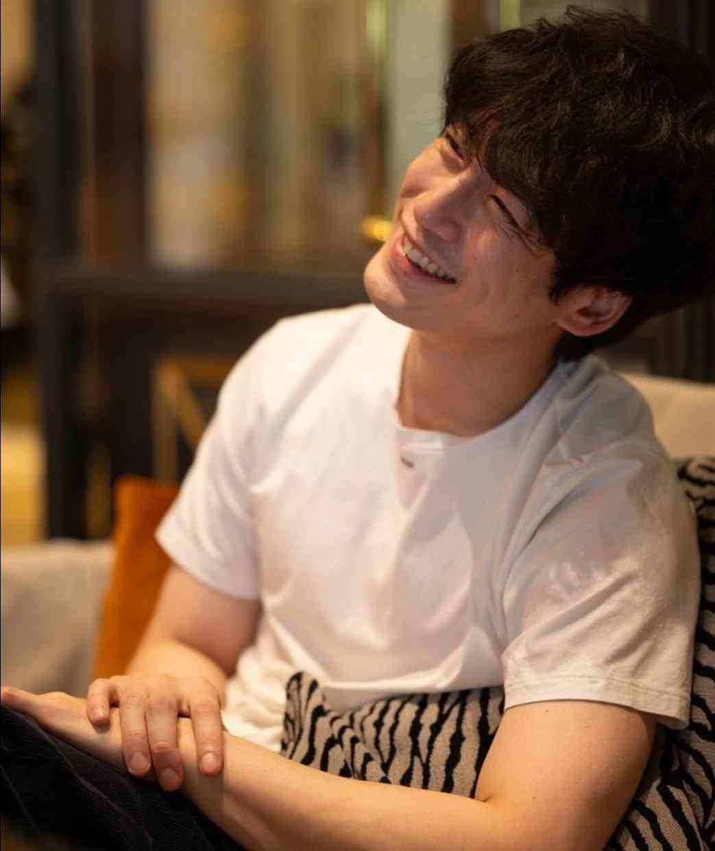 「都内のマンションで…」坂口健太郎(34)が年上の一般女性と同棲していた！《独占スクープ》