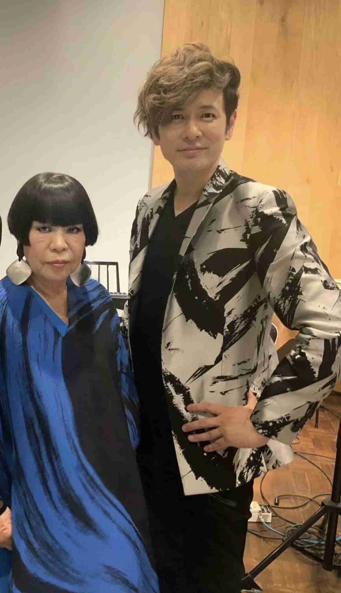 《独占》コシノジュンコ（86才）、40才年下のイケメン歌手との“蜜月関係”　物心両面で支える情熱的な“推し活”に周囲が騒然 
