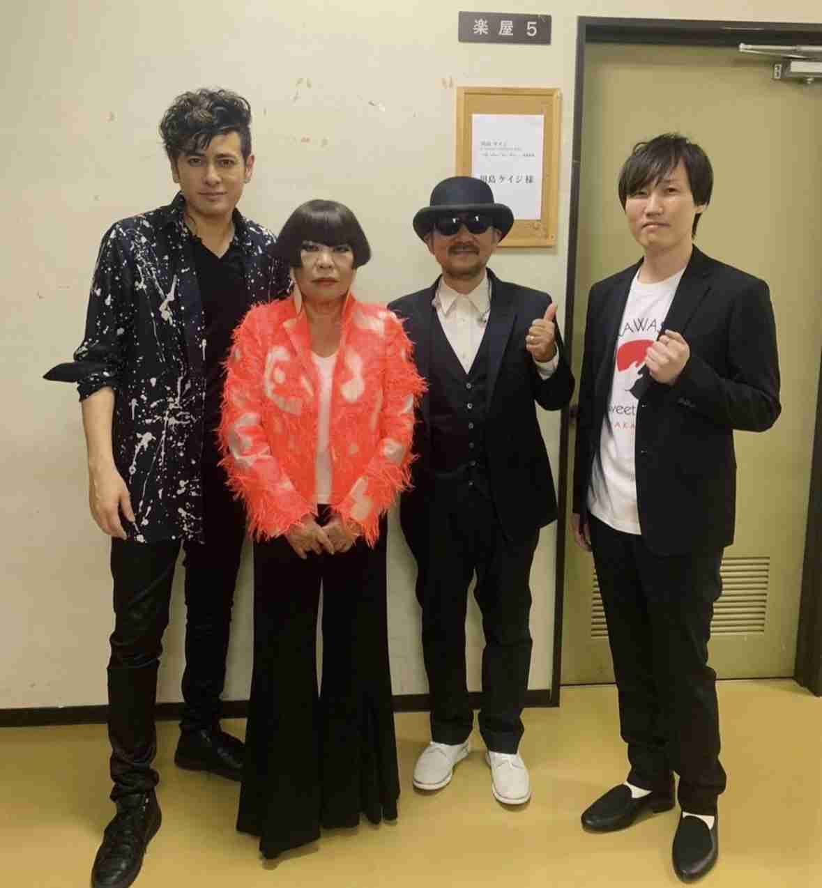 《独占》コシノジュンコ（86才）、40才年下のイケメン歌手との“蜜月関係”　物心両面で支える情熱的な“推し活”に周囲が騒然 