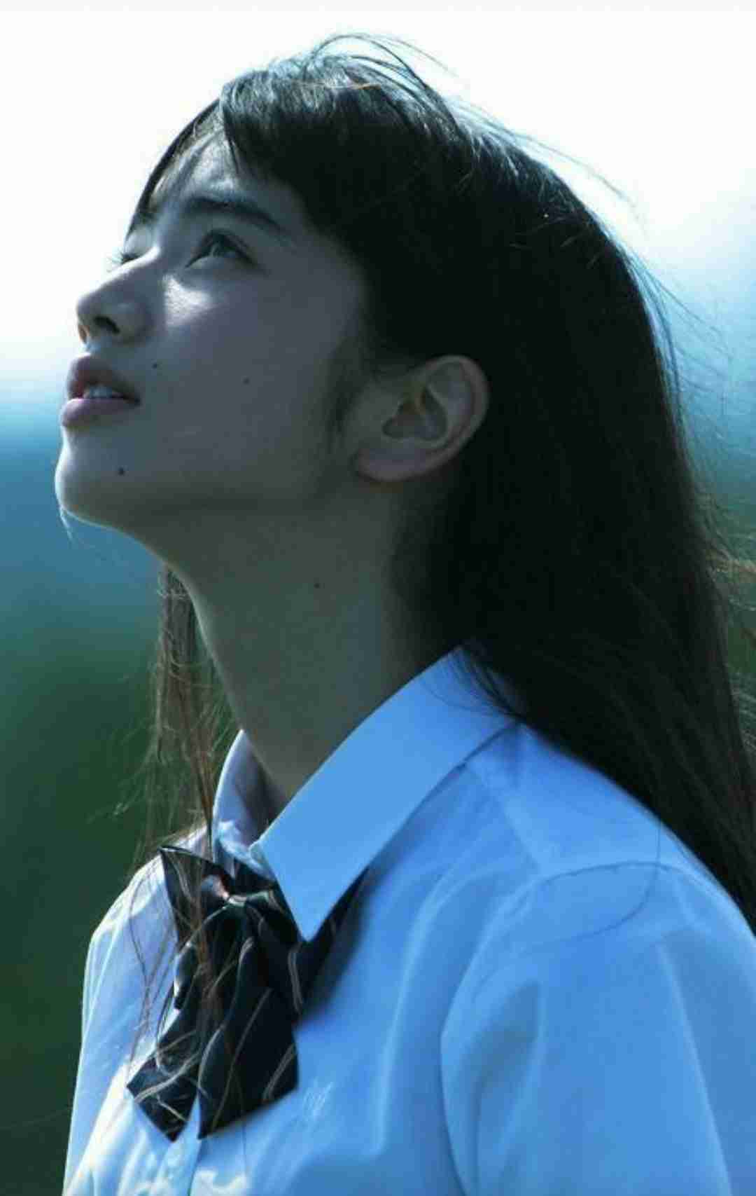 横顔の綺麗な有名人を貼るトピ