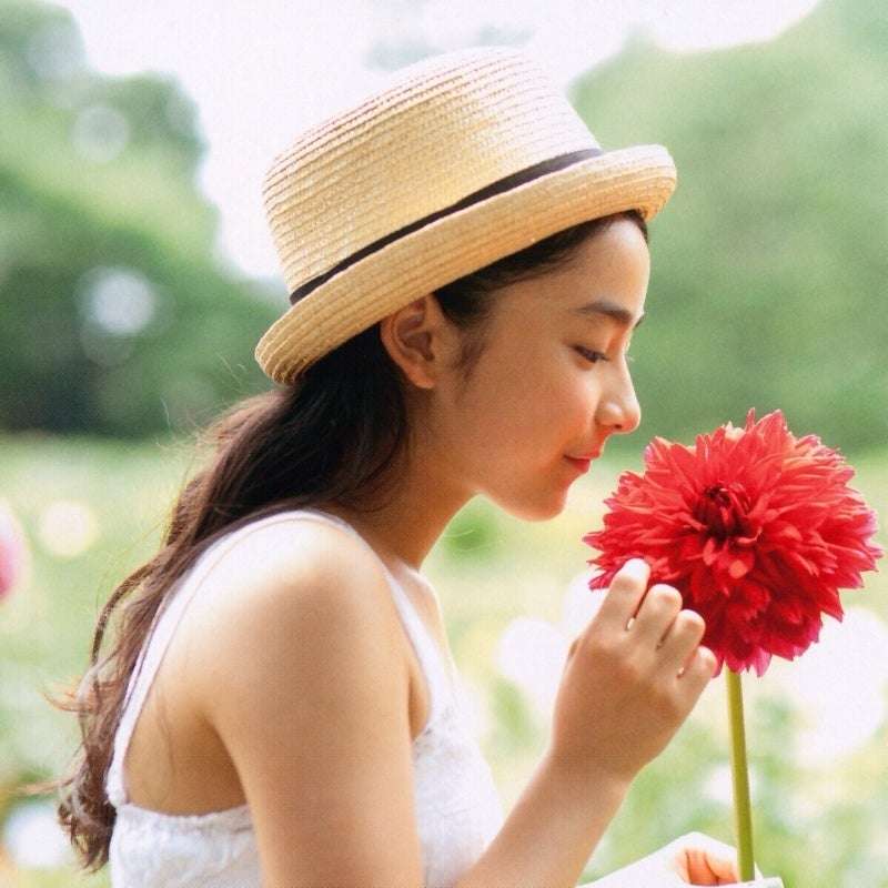 横顔の綺麗な有名人を貼るトピ