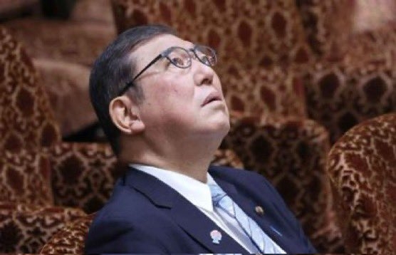 横顔の綺麗な有名人を貼るトピ