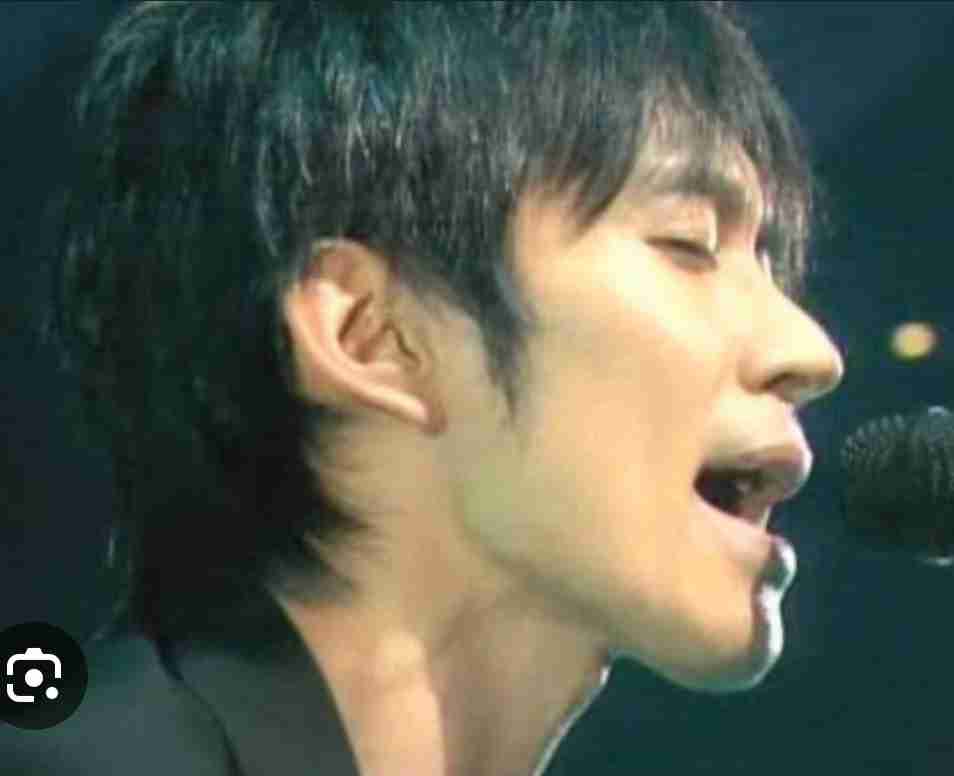 横顔の綺麗な有名人を貼るトピ