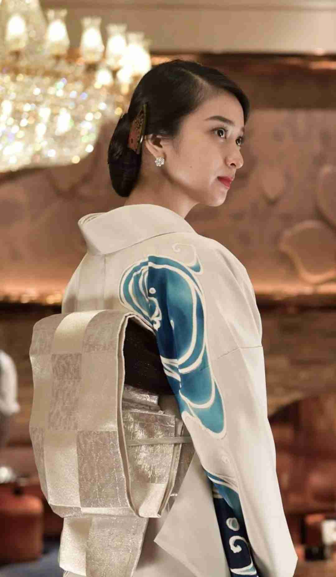 横顔の綺麗な有名人を貼るトピ