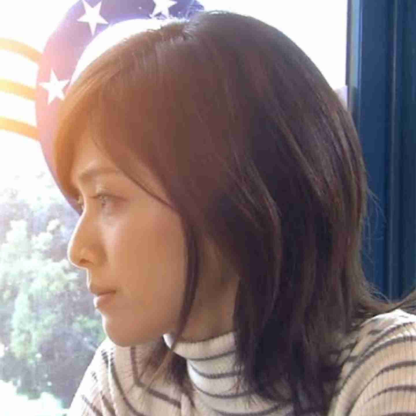 横顔の綺麗な有名人を貼るトピ