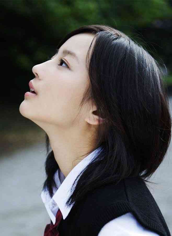 横顔の綺麗な有名人を貼るトピ