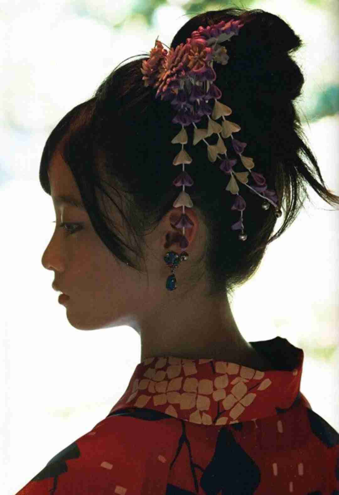 横顔の綺麗な有名人を貼るトピ