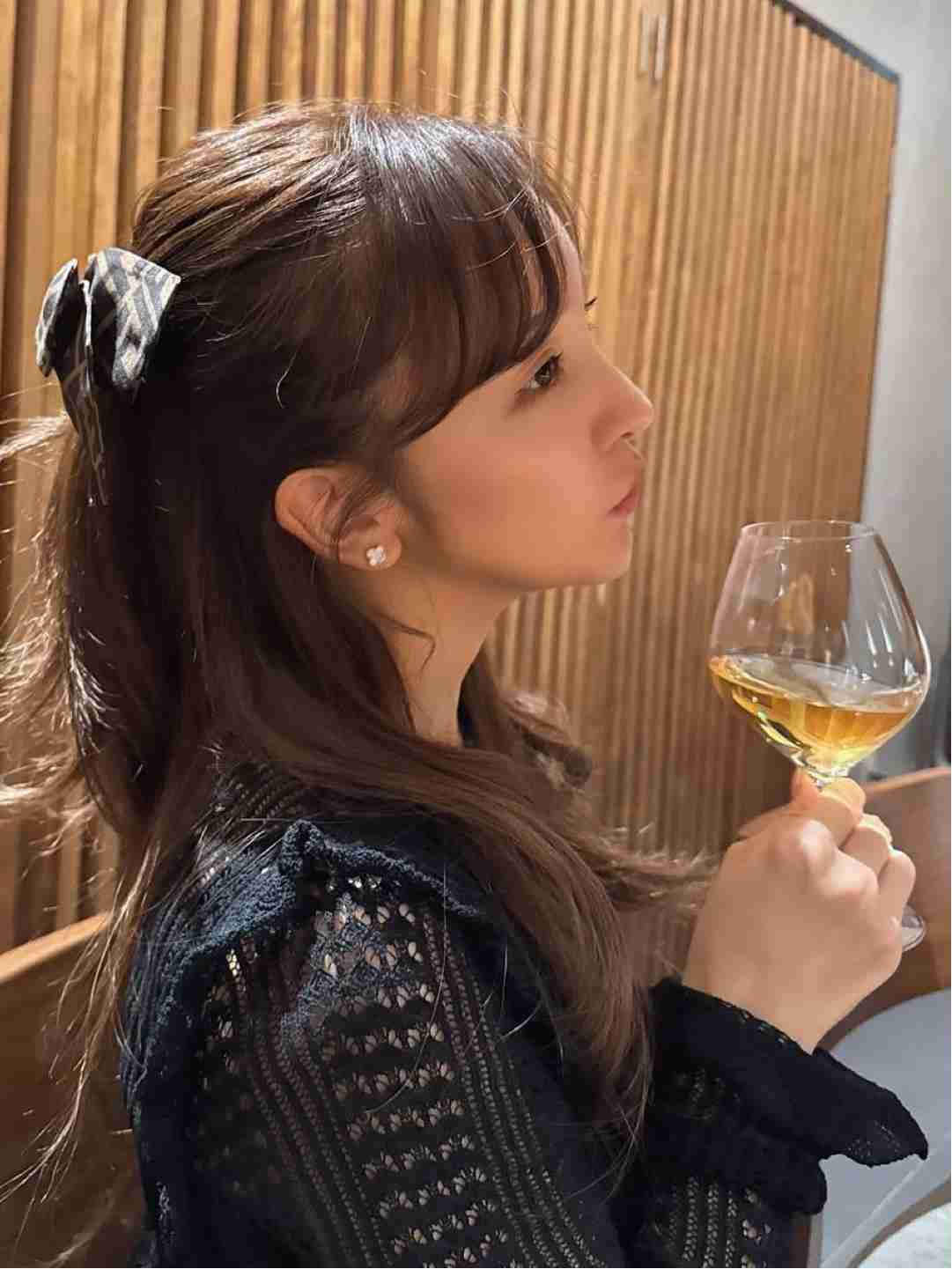 横顔の綺麗な有名人を貼るトピ