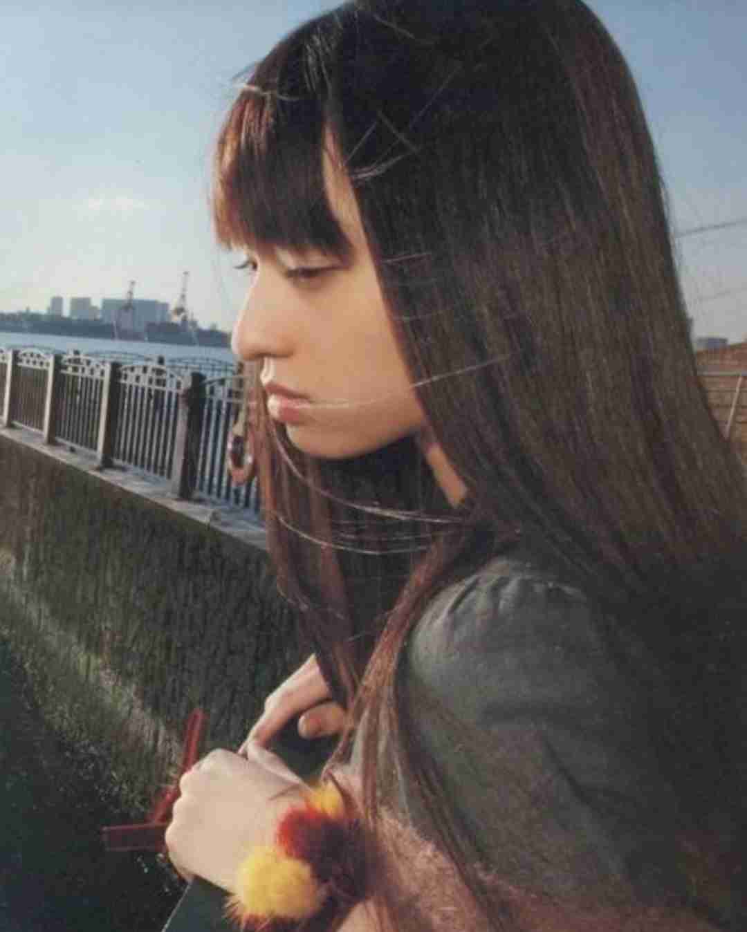 横顔の綺麗な有名人を貼るトピ