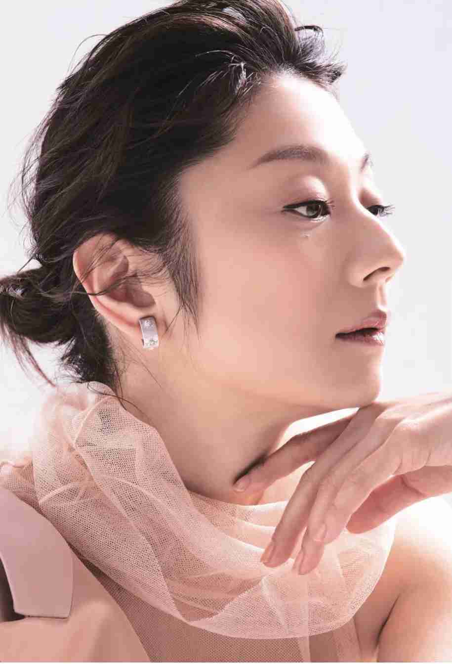 横顔の綺麗な有名人を貼るトピ