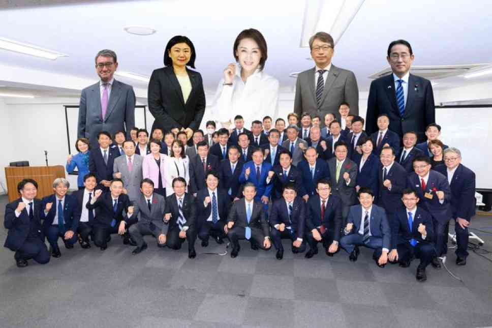 小泉進次郎陣営、投開票前に“祝賀会”開催で「芸人より笑わせてくれる」国民から総ツッコミの“フライング”乾杯