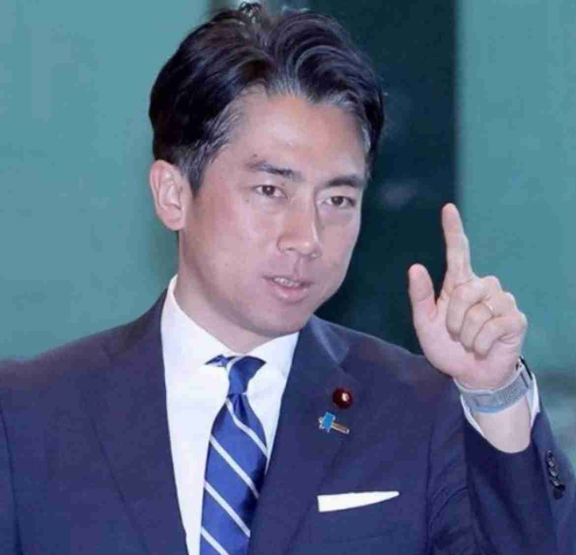 小泉進次郎陣営、投開票前に“祝賀会”開催で「芸人より笑わせてくれる」国民から総ツッコミの“フライング”乾杯