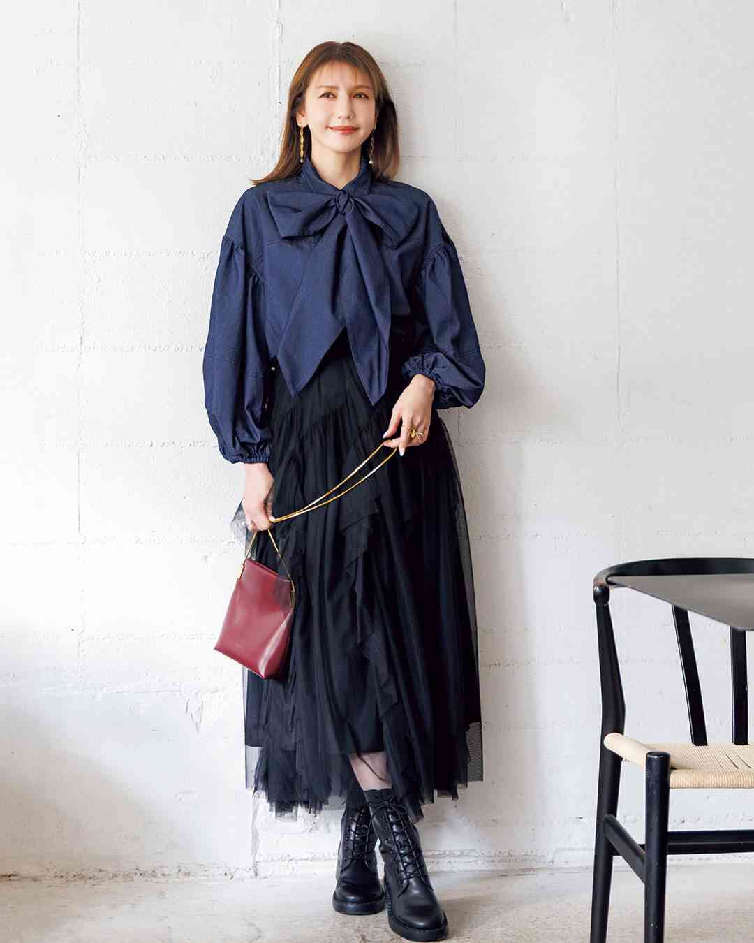 一歩間違えるとダサいおばさんに！40代が黒い服を着るときに気を付けることは？