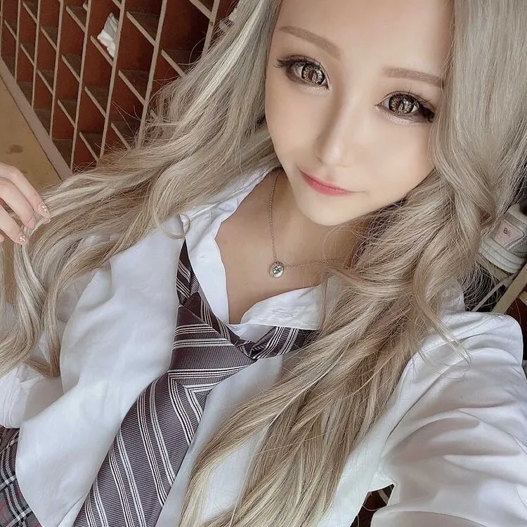 SixTONESメンバー　24歳ギャルタレントに「好きかも」と発言し波紋「アイドルとしてギリギリ」と止まらぬ過激なSNS発信