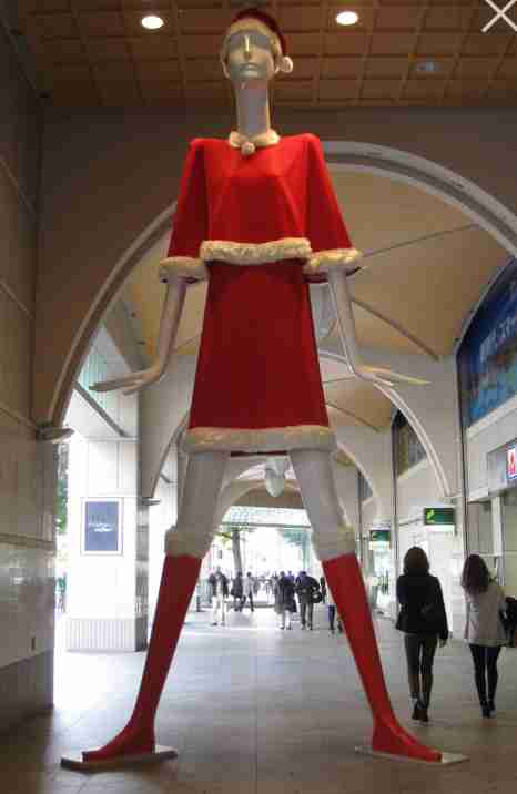 ヴィヴィアン・ウエストウッド　漫画『NANA』とのコラボ発表も「門前払いだったのに」突然の掌返しにファン激怒…創業者亡きあとの大迷走