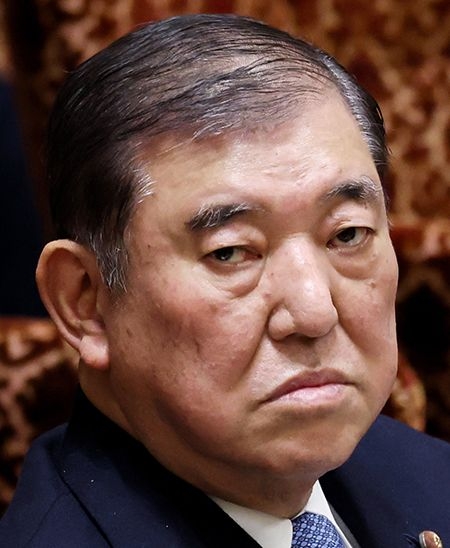 前澤友作氏「何も産み出してないのに給与が高い業界って、思い当たりますか?」
