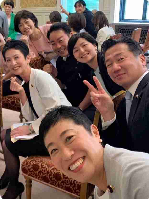 前澤友作氏「何も産み出してないのに給与が高い業界って、思い当たりますか?」