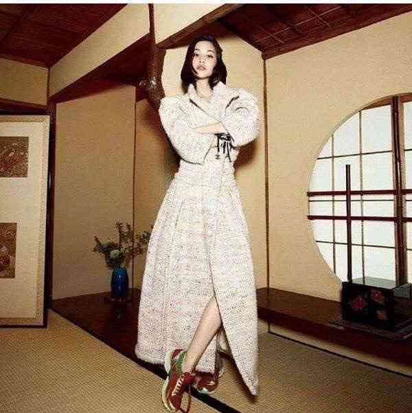 「畳に靴はありえない」リナ・サワヤマ、サブリナ・カーペンターの「和風」セットに苦言