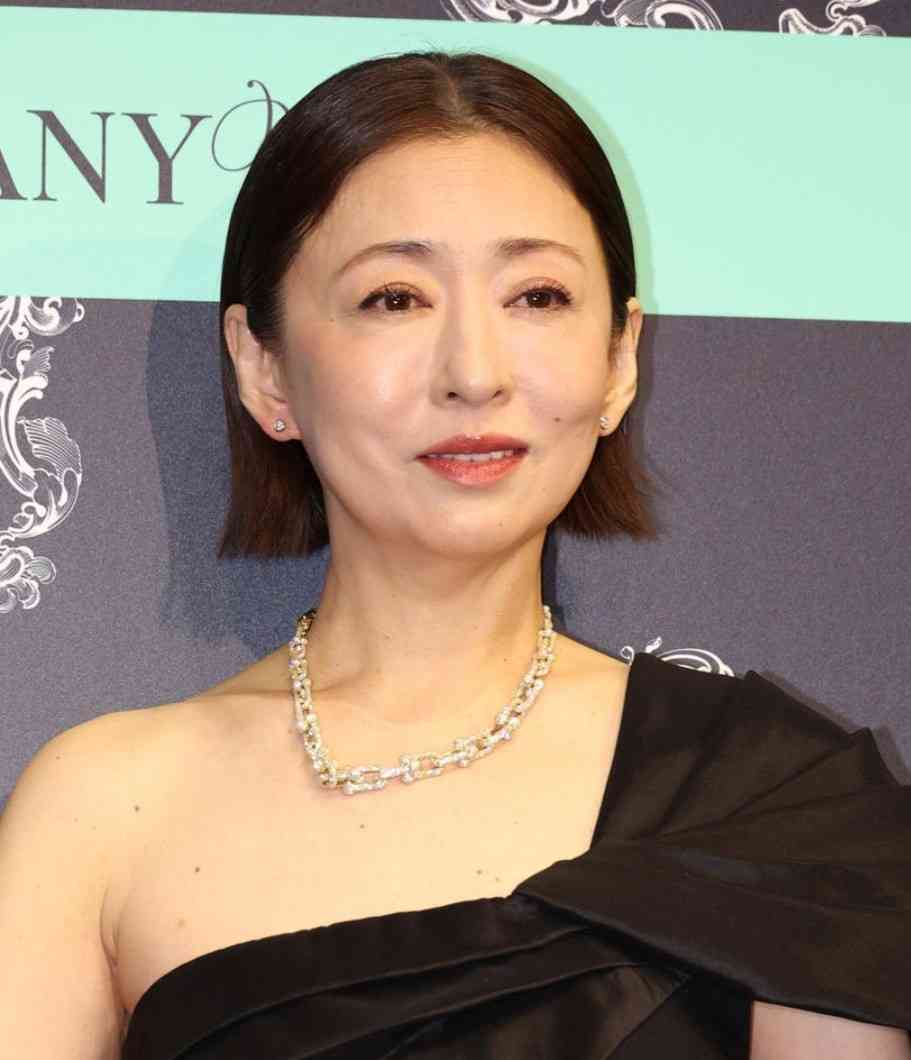 目元は窪み、虚ろな表情で…米倉涼子(50)アルゼンチン人ダンサー恋人との「異変2ショット」衝撃撮《マトリ内偵中に…》