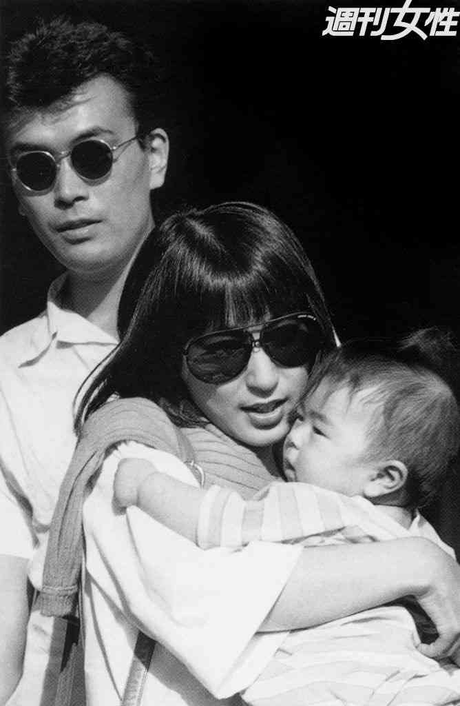 最新の宇多田ヒカルが「お母さんかと」「さらに似てきた」全身ショットに「まじ」「目が覚めた」「なんと」