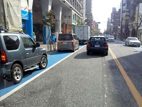 「もはや自転車に乗れなくなる！」　来春の 《反則金》 制度スタートで、ユーザーが最も恐れる “イヤホン使用” と “車道通行”