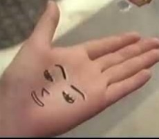 一目でなんのCMか分かったらプラス