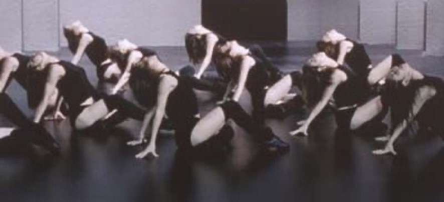 一目でなんのCMか分かったらプラス