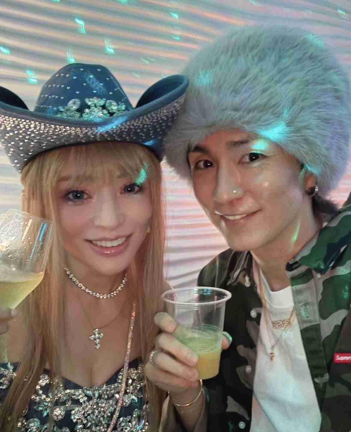 「俺の人生で最高の宝物」元AAA浦田直也、浜崎あゆみの47歳誕生日に秘蔵ショット&熱烈メッセージ公開…“匂わせ”説の過去も