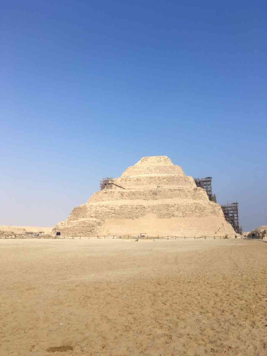 古代エジプト時代の絵画が行方不明 「呪いの言葉」刻まれた墓から