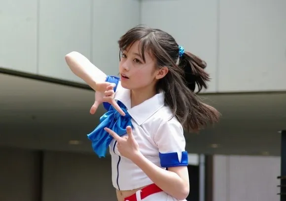 「奇跡の一枚」が万バズ、23歳アイドルが“12年前”デビュー当時の写真を公開「なにこの透明感！」