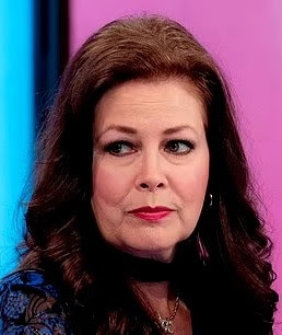 顔のたるみが辛い