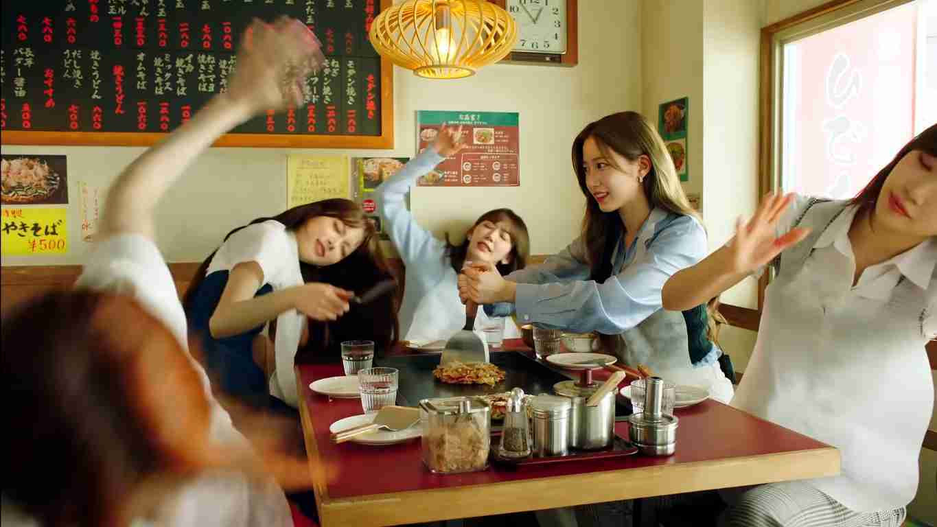 韓国アイドルグループ・LE SSERAFIM出演のバイトCM「何言ってるかわからん」SNSで不満続出“軽すぎノリ” にもミスマッチ感が
