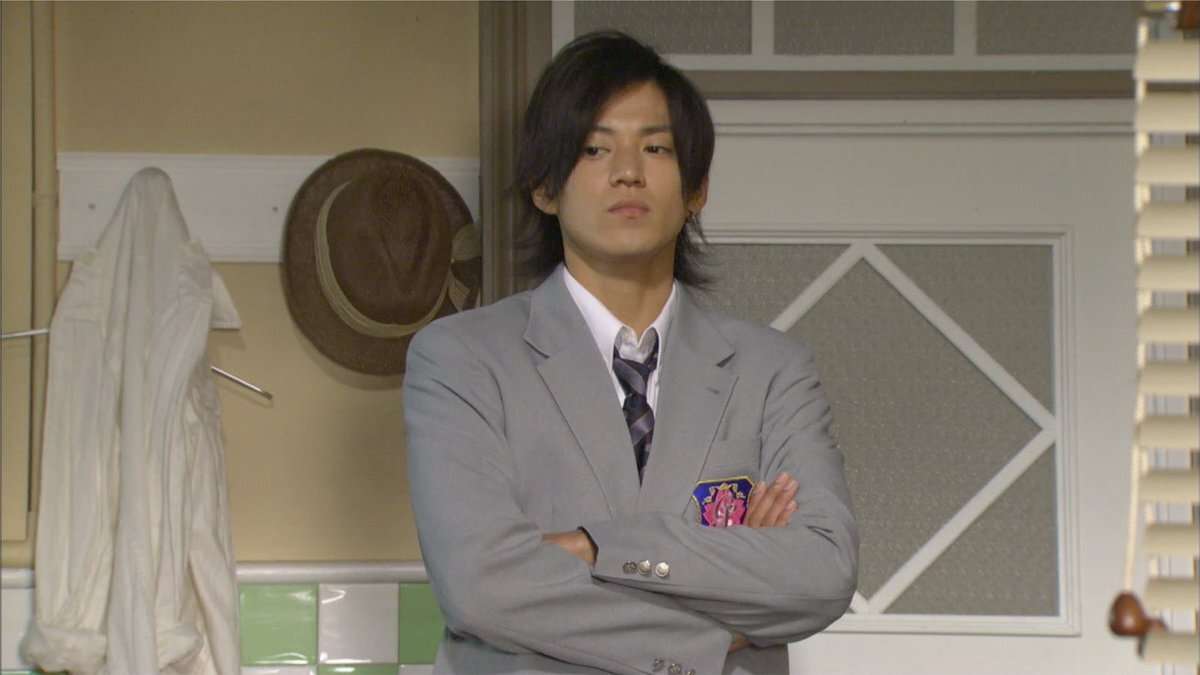 小栗旬、Netflixドラマ共演のハン・ヒョジュとの“距離が近すぎる”と心配の声　見つめ合ったりハートを作ったりイチャイチャ